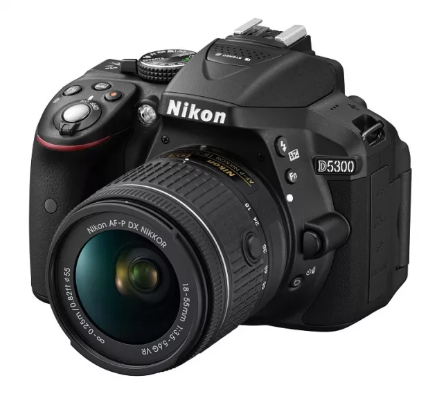 Nikon D5300 Kit m AF-P 18-55mm schwarz, refurbished item mit 13.126 Auslösungen